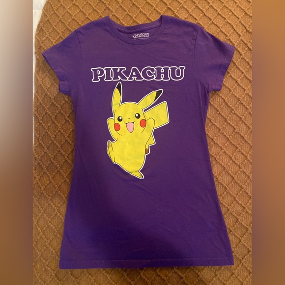 Pokémon Women’s Purple Pikachu T-shirt Size Small - Picture 1 of 3